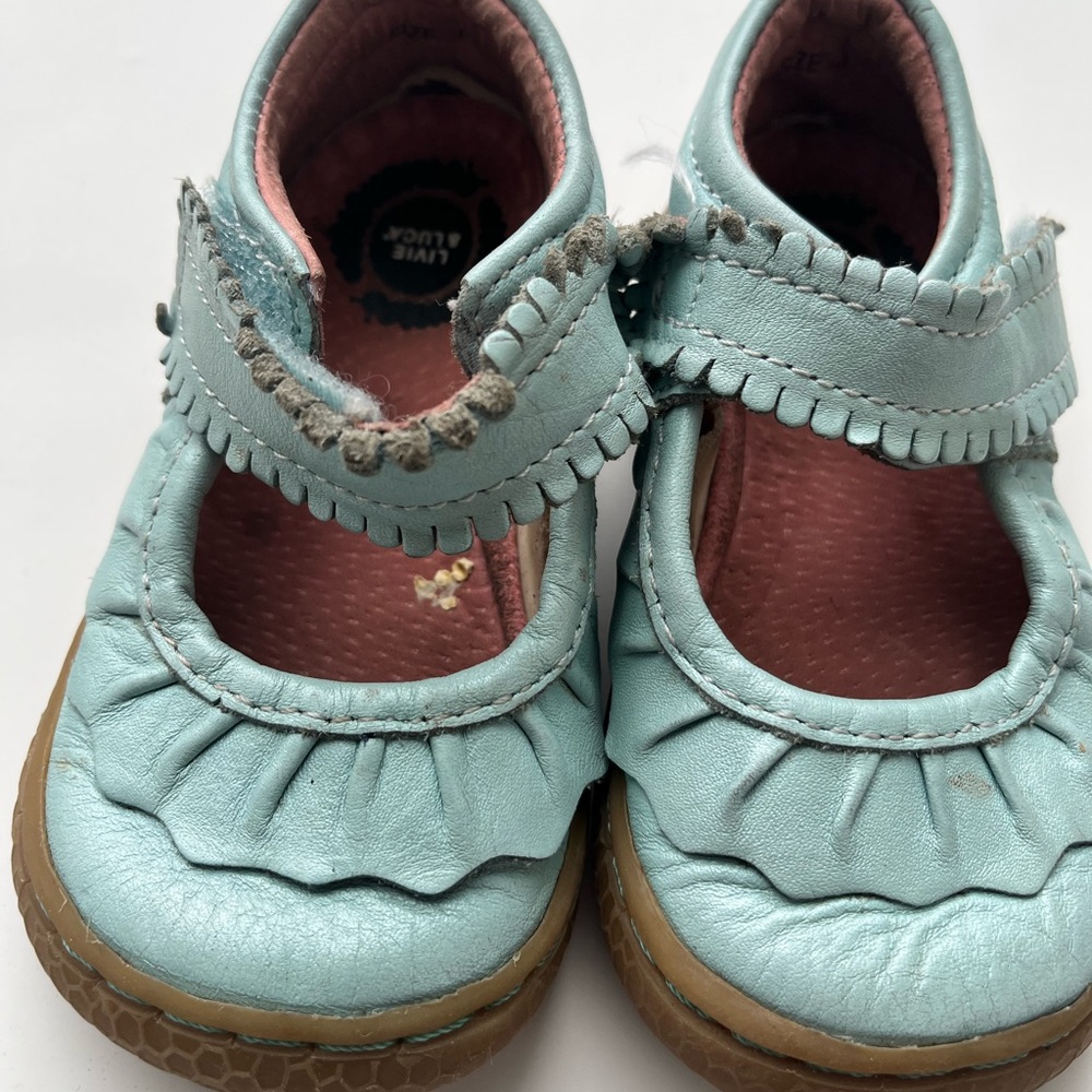 Luv & Luca size 5 Blue Leather Shoes